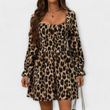 Vestido seductor con estampado de leopardo