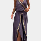 Lorena | Vestido Mono con Acentos Dorados y Escotes