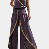 Lorena | Vestido Mono con Acentos Dorados y Escotes