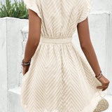 Vestido mini de mujer con escote en V y manga corta con detalle de ribete de crochet