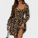 Vestido seductor con estampado de leopardo