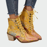 Botas de cuero con flores