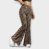 Pantalones de corte bootcut con estampado de leopardo