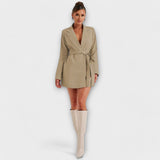 Falda tipo blazer con escote en V