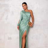 Elegante vestido maxi de invitada de boda formal