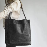 Lora. - Elegante y práctica bolsa