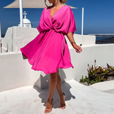Vestido mini fluido con escote en V, mangas cortas y cintura alta para mujer