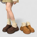 Jazmin | Modelo de botas con plataforma gruesa y diseño minimalista para un invierno elegante