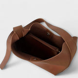Lora. – Elegante bolso de piel