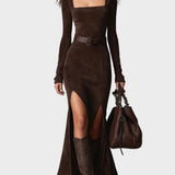 Elegante Vestido Maxi de Cuero Ecológico Marrón Oscuro con Escote Cuadrado