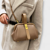 Lora. - Bolsa Retro