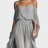 Isabela - Conjunto gris con top de tirantes y pantalones ligeros