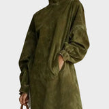 Vestido de Suede con Cuello Alto y Flecos